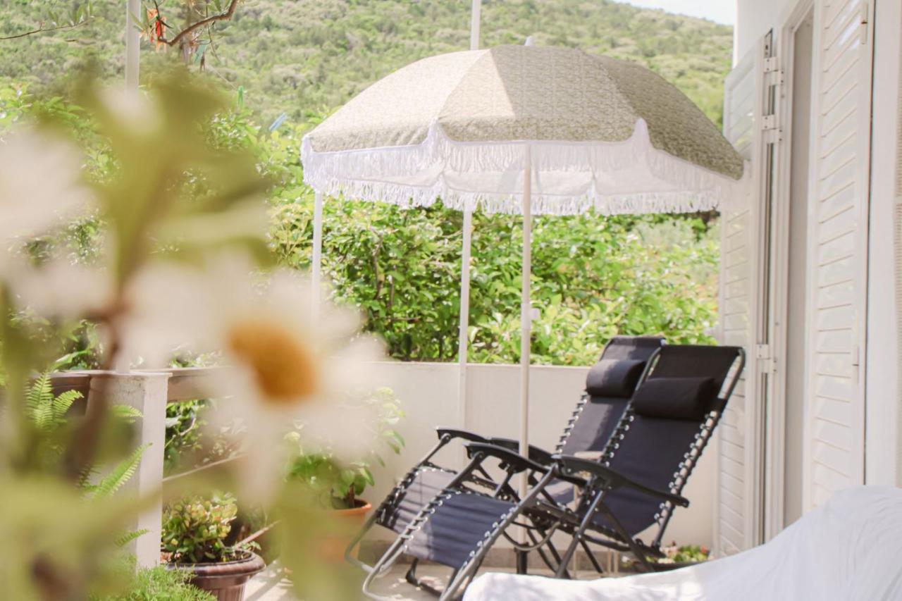 Appartamento Faros Oasis Gdinj Esterno foto